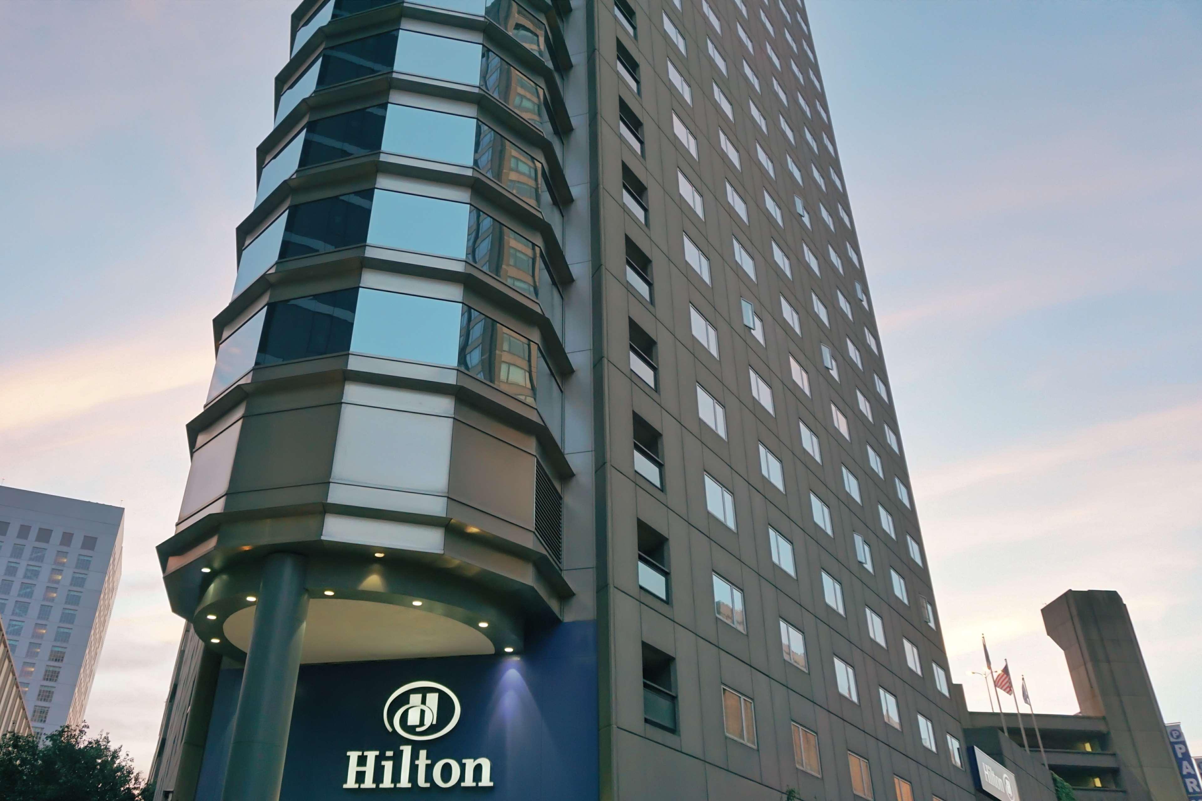 Отель Hilton Boston Back Bay Экстерьер фото